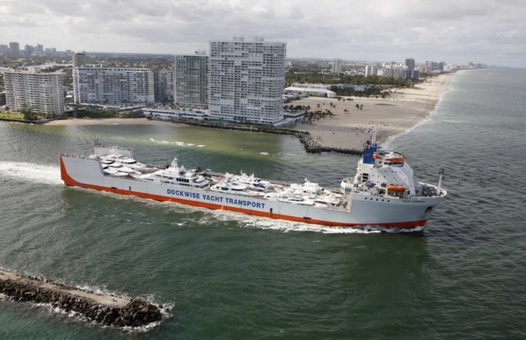 DYT Yacht Express departs Ft Lauderdale and features such added amenities as complimentary cabins, an atrium with lounge bar and swimming pool, restaurant and cinema, as well as conference, media and fitness facilities © Onne van der Wal http://www.vanderwal.com/